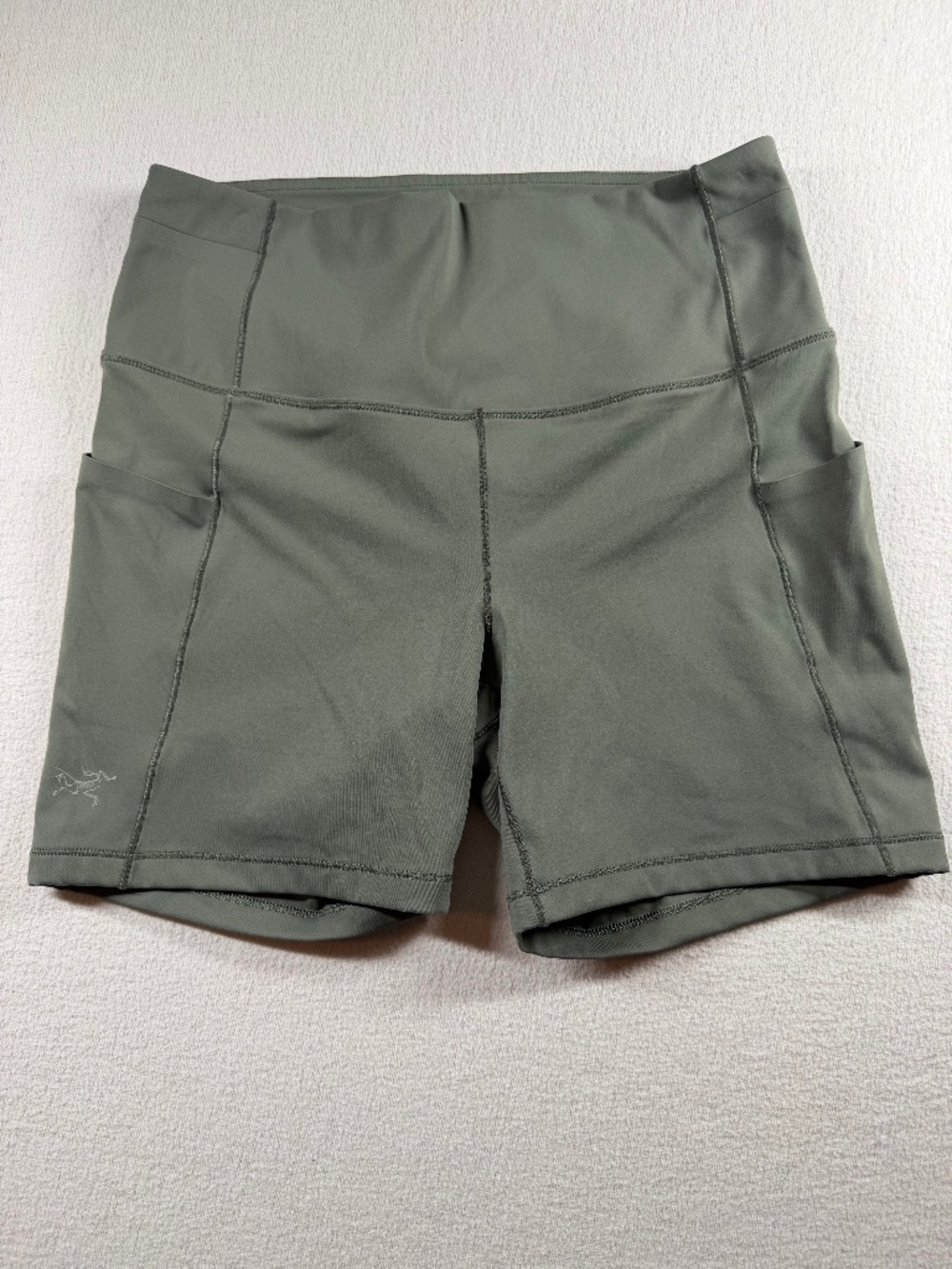 Arc'teryx Essent High-Rise 5" Shorts Forage Green Size 10 NWOT